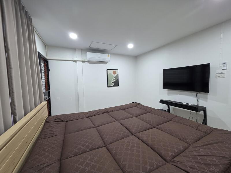 ขายบ้าน 2 ชั้น รีโนเวทใหม่ ซอยลพบุรีราเมศว์ 7, สงขลา, หาดใหญ่, หาดใหญ่, สงขลา, 144 ตร.ม., บ้านแฝด ขาย, โดย นิชาภา บัวเพ็ชร์, 500006269 - DDproperty.com