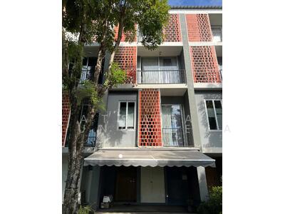 ขาย - Siamese Blossom @ Fashion : ไซมิส บลอสซั่ม แอท แฟชั่น, กรุงเทพ