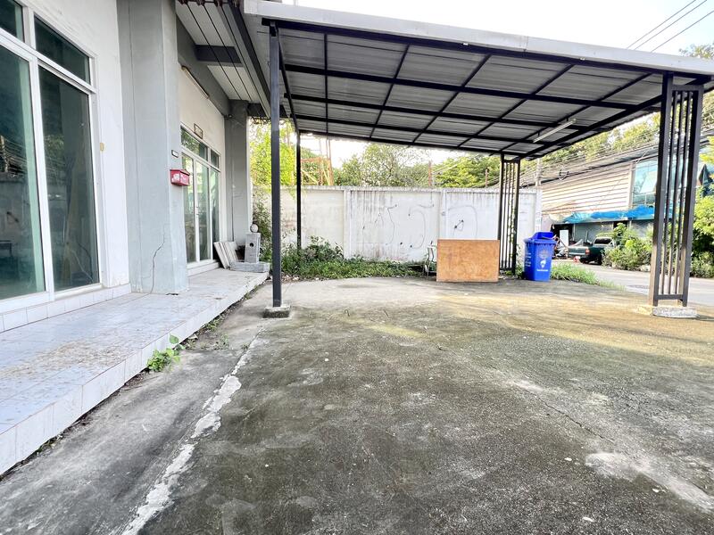 ขาย - ขายถูกอาคารพาณิชย์ 2 คูหา 4 ชั้น 70 ตารางวา ทำเลดี ใกล้ BTS แบริ่ง เดินทางสะดวกหลายเส้นทาง, สมุทรปราการ