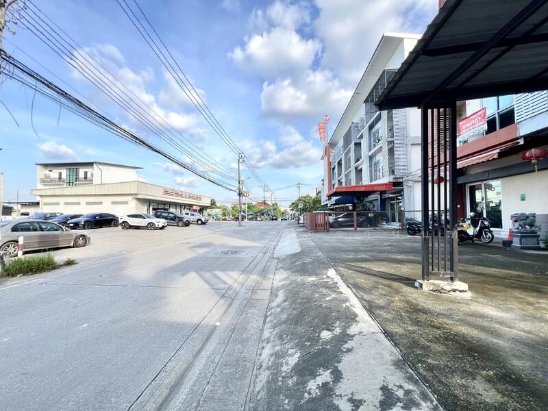 ขาย - ขายถูกอาคารพาณิชย์ 2 คูหา 4 ชั้น 70 ตารางวา ทำเลดี ใกล้ BTS แบริ่ง เดินทางสะดวกหลายเส้นทาง, สมุทรปราการ