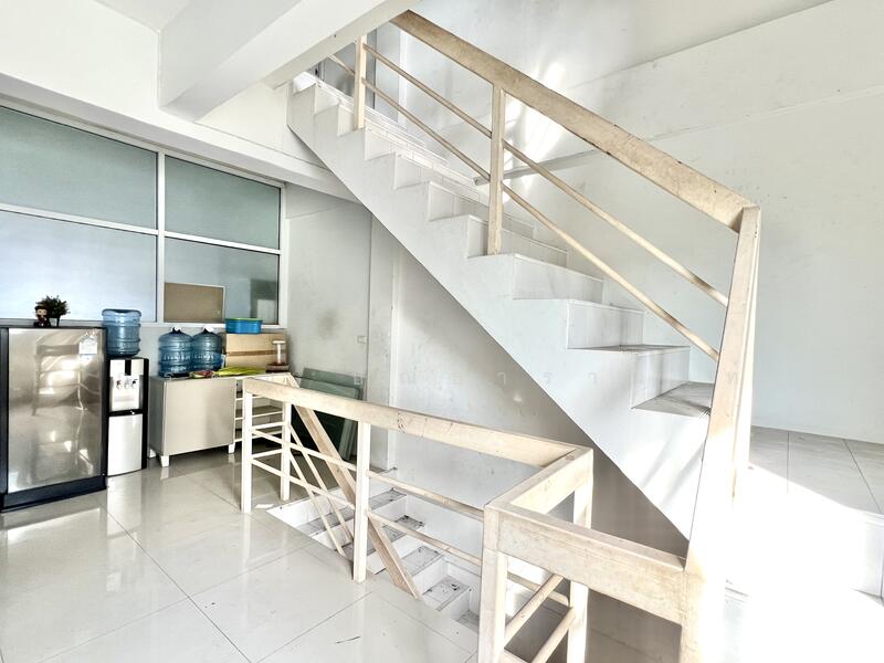 ขาย - ขายถูกอาคารพาณิชย์ 2 คูหา 4 ชั้น 70 ตารางวา ทำเลดี ใกล้ BTS แบริ่ง เดินทางสะดวกหลายเส้นทาง, สมุทรปราการ