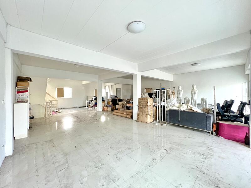 ขาย - ขายถูกอาคารพาณิชย์ 2 คูหา 4 ชั้น 70 ตารางวา ทำเลดี ใกล้ BTS แบริ่ง เดินทางสะดวกหลายเส้นทาง, สมุทรปราการ