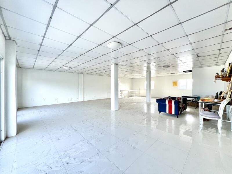 ขาย - ขายถูกอาคารพาณิชย์ 2 คูหา 4 ชั้น 70 ตารางวา ทำเลดี ใกล้ BTS แบริ่ง เดินทางสะดวกหลายเส้นทาง, สมุทรปราการ