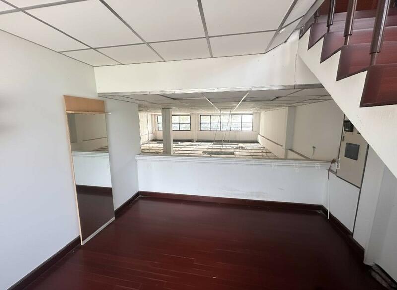 For Rent - ให้เช่า/ขาย อาคารพาณิชย์ 2.5 ชั้น ซอยทุ่งมังกร ถนนสวนผัก, Bangkok