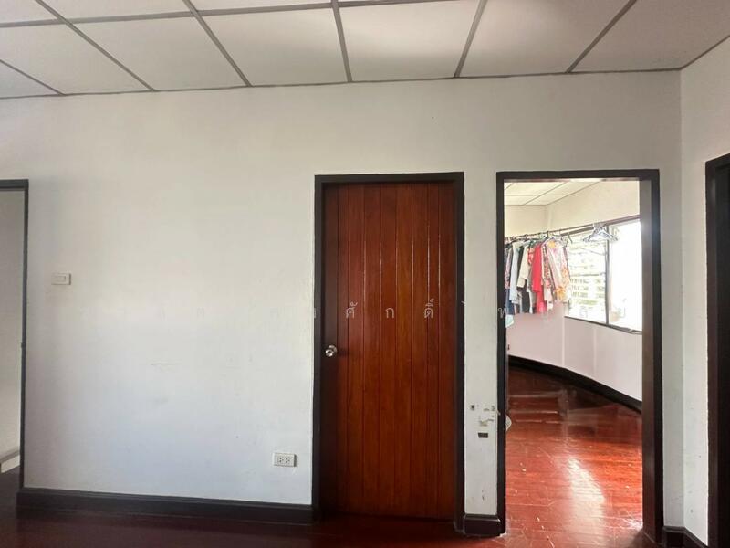 For Rent - ให้เช่า/ขาย อาคารพาณิชย์ 2.5 ชั้น ซอยทุ่งมังกร ถนนสวนผัก, Bangkok