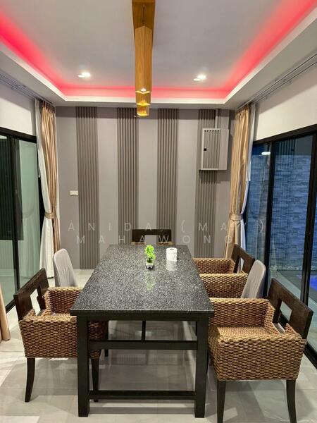 ให้เช่า - New 3 Bedrooms + 4 Bathroom Villa for Rent at Kamala, ภูเก็ต