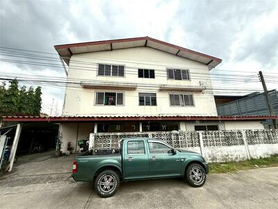 ขาย - อพาร์ทเม้นท์ 3 ชั้น 174 ตร.ว. อพาร์ทเม้นท์ ซอยสุคนธสวัสดิ์14 ถนนสุคนธสวัสดิ์, กรุงเทพ