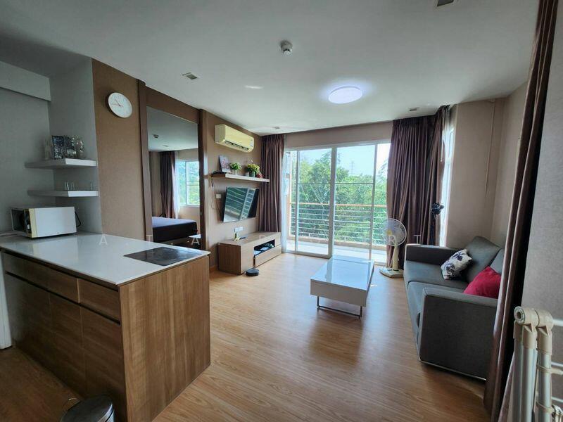 Green lake Condo Sriracha 