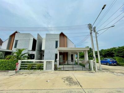 ขาย - Living Loft Lamlukka-Khlong 9 : ลิฟวิ่ง ลอฟท์ ลำลูกกา-คลอง 9, ปทุมธานี