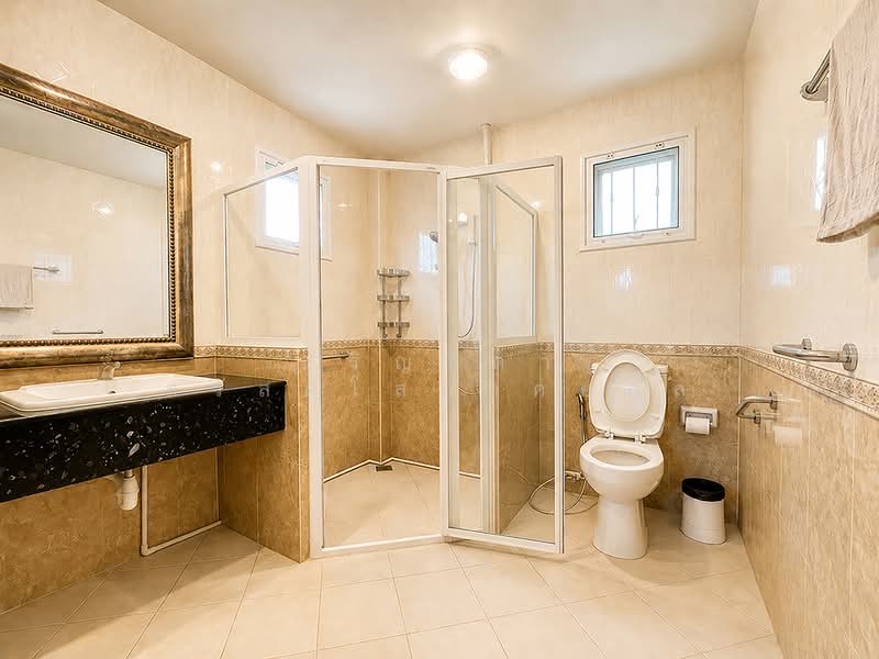 Baan Ladawan Lakoon Rangsit, Pathum Thani, Rangsit-Pathum Thani Road, Ban Klang, Muang Pathum Thani, Pathum Thani, 6 Bedrooms, 735 sqm, Single Detached House For Sale, by Parinthida Sawuddisopakaykul, 500008307 - DDproperty.com