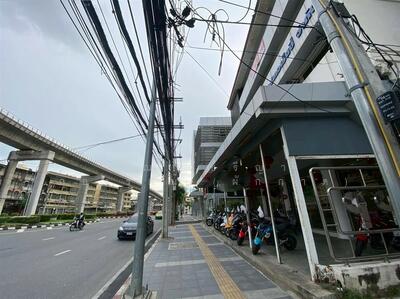 ขาย - อาคารพาณิชย์ 5 ชั้น 83 ตร.ว. อาคารพาณิชย์ ใกล้เซ็นทรัลปิ่นเกล้า พาต้าปิ่นเกล้า Lotus ถนนจรัญสนิทวงศ์, กรุงเทพ