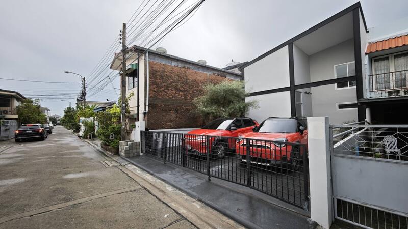 138 โชคชัย 4 ซอย 50 แยก 6, Bangkok, โชคชัย 4 ซอย 50 แยก 6, Lat Phrao, Lat Phrao, Bangkok, 3 Bedrooms, 167 sqm, Semi-Detached House (Twin House) For Sale, by กอบุญ เพ็ชรศิริ, 500008439 - DDproperty.com