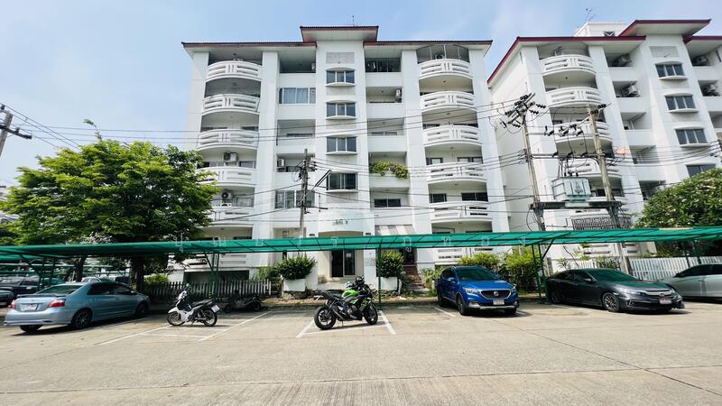 บ้านสวนธนคอนโด พุทธบูชา ชั้น 1 มุม