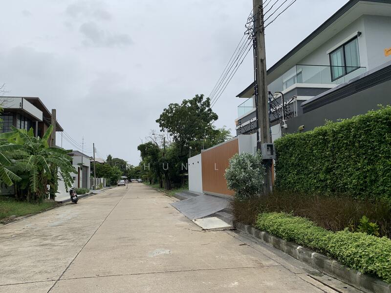 ขาย - ที่ดิน ม.คชา ใกล้สวน ร.9 (2 กม.)ถนนเฉลิมพระเกียรติ ร.9 ซอย 28 เขตประเวศ, กรุงเทพ