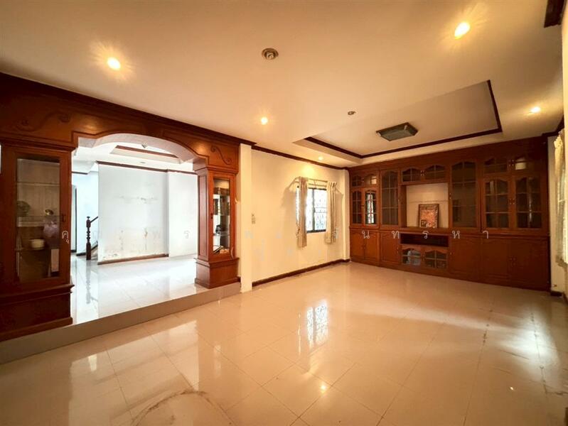 บ้านเดี่ยว หมู่บ้านกฤษดานคร 17 ซอยพุทธมณฑลสาย3 ซอย19, กรุงเทพ, ถนนพุทธมณฑลสาย3, ศาลาธรรมสพน์, ทวีวัฒนา, กรุงเทพ, 420 ตร.ม., บ้านเดี่ยว ขาย, โดย คุณ พรทิพย์ จันทร์หา (ปุ๋ย), 500008627 - DDproperty.com