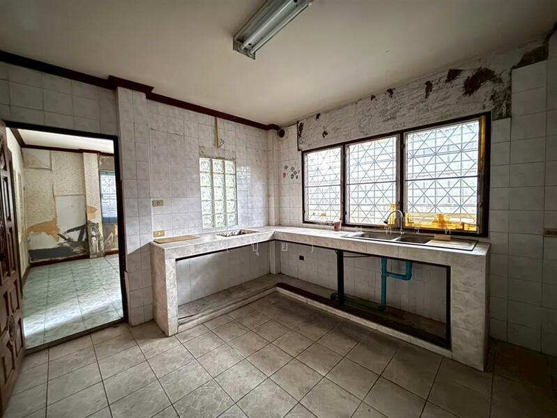 บ้านเดี่ยว หมู่บ้านกฤษดานคร 17 ซอยพุทธมณฑลสาย3 ซอย19, Bangkok, ถนนพุทธมณฑลสาย3, Sala Thammasop, Thawi Watthana, Bangkok, 7 Bedrooms, 420 sqm, Single Detached House For Sale, by คุณ พรทิพย์ จันทร์หา (ปุ๋ย), 500008627 - DDproperty.com