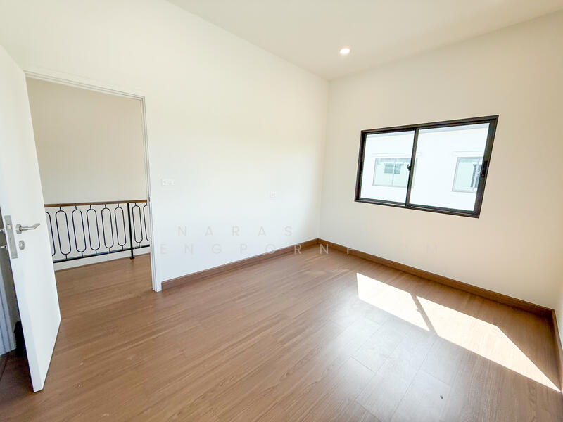 แกรนด์ บริทาเนีย กรุงเทพกรีฑา – สุวรรณภูมิ​, Bangkok, ร่มเกล้า, Khlong Sam Prawet, Lat Krabang, Bangkok, 4 Bedrooms, 300 sqm, Single Detached House For Sale, by Naraseth Puengpornprom, 500008987 - DDproperty.com