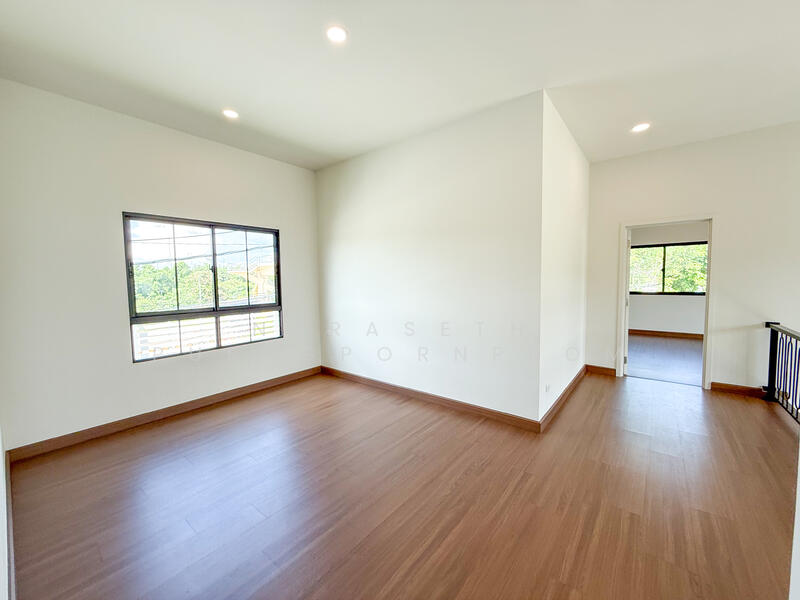 แกรนด์ บริทาเนีย กรุงเทพกรีฑา – สุวรรณภูมิ​, Bangkok, ร่มเกล้า, Khlong Sam Prawet, Lat Krabang, Bangkok, 4 Bedrooms, 300 sqm, Single Detached House For Sale, by Naraseth Puengpornprom, 500008987 - DDproperty.com