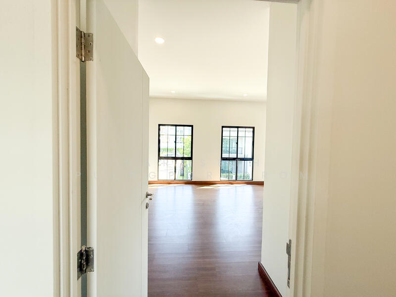 แกรนด์ บริทาเนีย กรุงเทพกรีฑา – สุวรรณภูมิ​, Bangkok, ร่มเกล้า, Khlong Sam Prawet, Lat Krabang, Bangkok, 4 Bedrooms, 300 sqm, Single Detached House For Sale, by Naraseth Puengpornprom, 500008987 - DDproperty.com