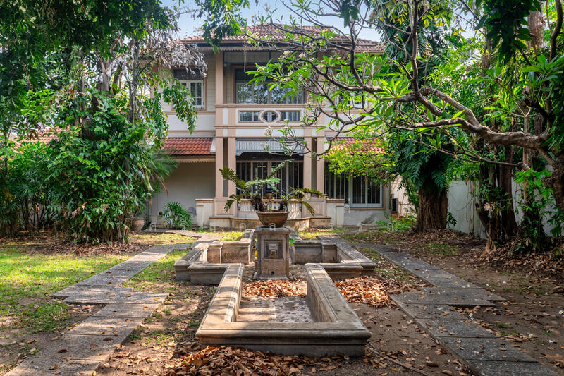 ขาย - ที่ดิน 246 ตร.วา พร้อมบ้านสไตล์โคโลเนียล ใจกลางบางนา ใกล้Mall, กรุงเทพ