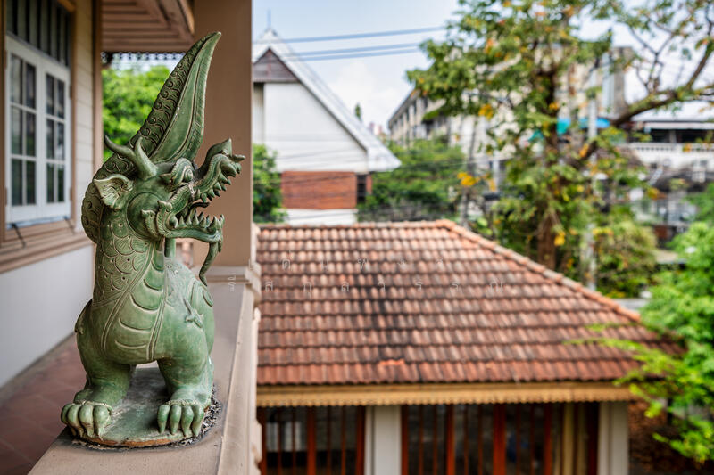 ขาย - ที่ดิน 246 ตร.วา พร้อมบ้านสไตล์โคโลเนียล ใจกลางบางนา ใกล้Mall, กรุงเทพ