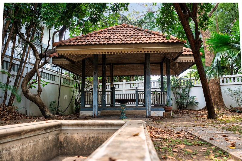 ขาย - ที่ดิน 246 ตร.วา พร้อมบ้านสไตล์โคโลเนียล ใจกลางบางนา ใกล้Mall, กรุงเทพ