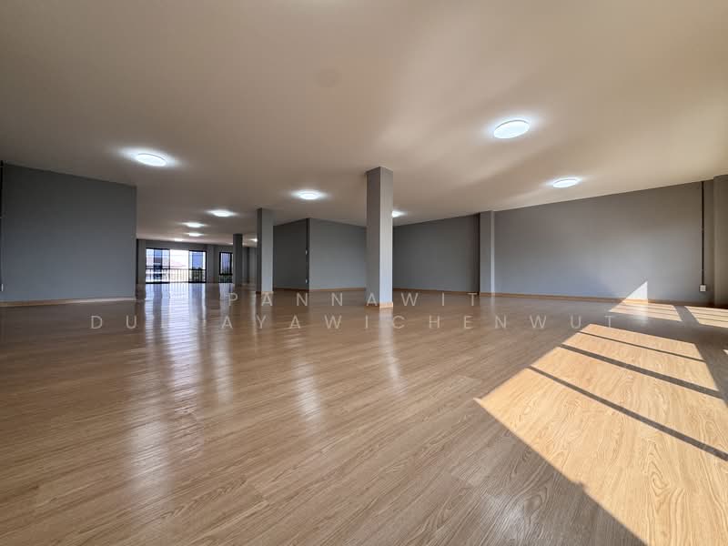 โกดัง, ออฟฟิศ ให้เช่า 833 ตร.ม. ตำบล ราชาเทวะ, บางพลี, สมุทรปราการ (รหัส : JKP300), Samut Prakan, Rachathewa, Bang Plee, Samut Prakan, , 833 sqm, Warehouse/Factory For Rent, by Pannawit Dullayawichenwut, 500009449 - DDproperty.com