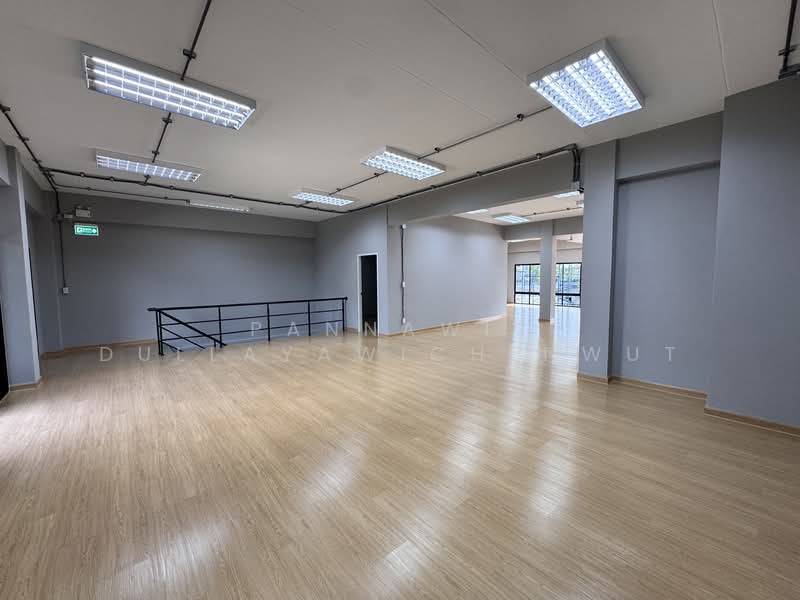 โกดัง, ออฟฟิศ ให้เช่า 833 ตร.ม. ตำบล ราชาเทวะ, บางพลี, สมุทรปราการ (รหัส : JKP300), Samut Prakan, Rachathewa, Bang Plee, Samut Prakan, , 833 sqm, Warehouse/Factory For Rent, by Pannawit Dullayawichenwut, 500009449 - DDproperty.com