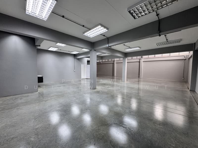 โกดัง, ออฟฟิศ ให้เช่า 833 ตร.ม. ตำบล ราชาเทวะ, บางพลี, สมุทรปราการ (รหัส : JKP300), Samut Prakan, Rachathewa, Bang Plee, Samut Prakan, , 833 sqm, Warehouse/Factory For Rent, by Pannawit Dullayawichenwut, 500009449 - DDproperty.com