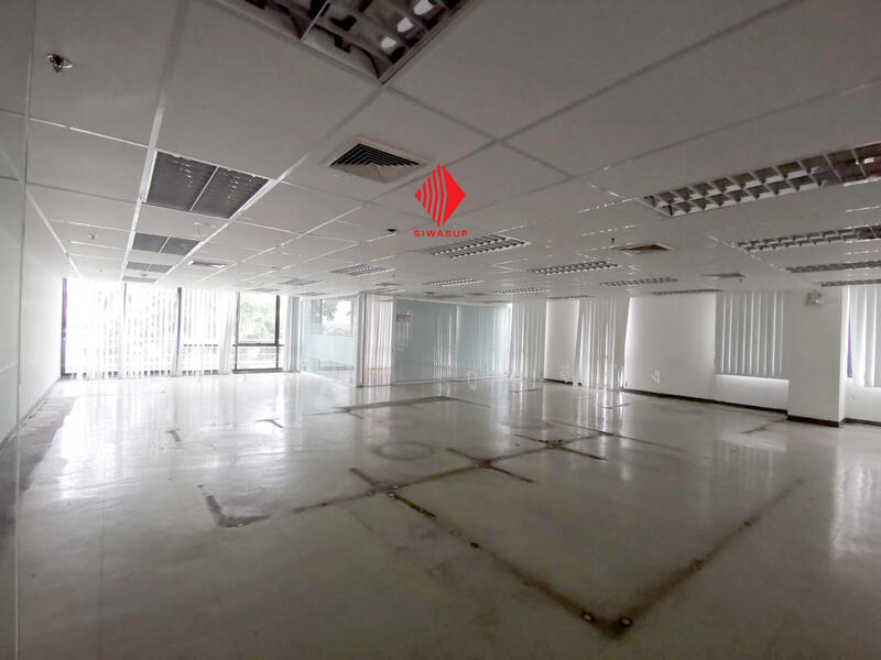 ขาย - อาคารสำนักงาน สะพานพระราม 7 ภายในอาคารมีที่จอดรถอลังการ เปิดกิจการต่อได้เลย, กรุงเทพ