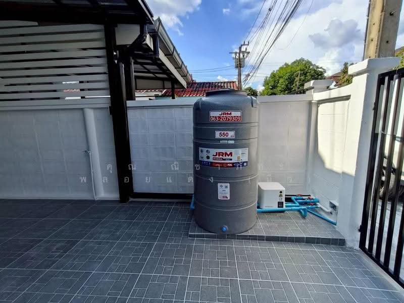 หมู่บ้านรังสิยา กม.10 ซอยรามอินทรา64, Bangkok, Khan Na Yao, Bangkok, 2 Bedrooms, 90 sqm, Townhouse For Sale, by คุณ ณิชาภัทร พลอยแดง (นิว), 500009952 - DDproperty.com