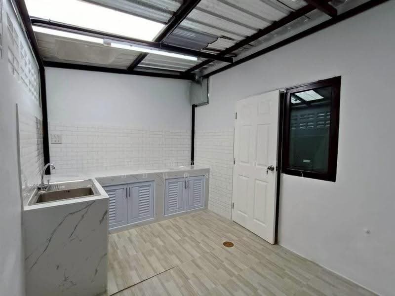 หมู่บ้านรังสิยา กม.10 ซอยรามอินทรา64, Bangkok, Khan Na Yao, Bangkok, 2 Bedrooms, 90 sqm, Townhouse For Sale, by คุณ ณิชาภัทร พลอยแดง (นิว), 500009952 - DDproperty.com
