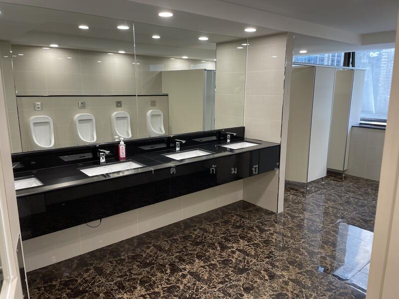 Rent office space at BTS Ploen Chit Station, Bangkok, Lumphini, Pathum Wan, Bangkok, , 135 sqm, Office Space For Rent, by Suchart Gambhir, 500010434 - DDproperty.com