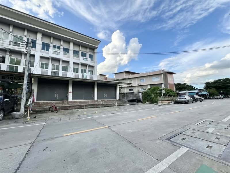 อาคารพาณิชย์ 3 ชั้น 63.6 ตร.ว. อาคารพาณิชย์ ซอยรามอินทรา21 ถนนรามอินทรา, กรุงเทพ, อนุสาวรีย์, บางเขน, กรุงเทพ, 260 ตร.ม., ตึกแถว-อาคารพาณิชย์ ขาย, โดย คุณ สุดาวรรณ พลอยแดง (แอน), 500010455 - DDproperty.com