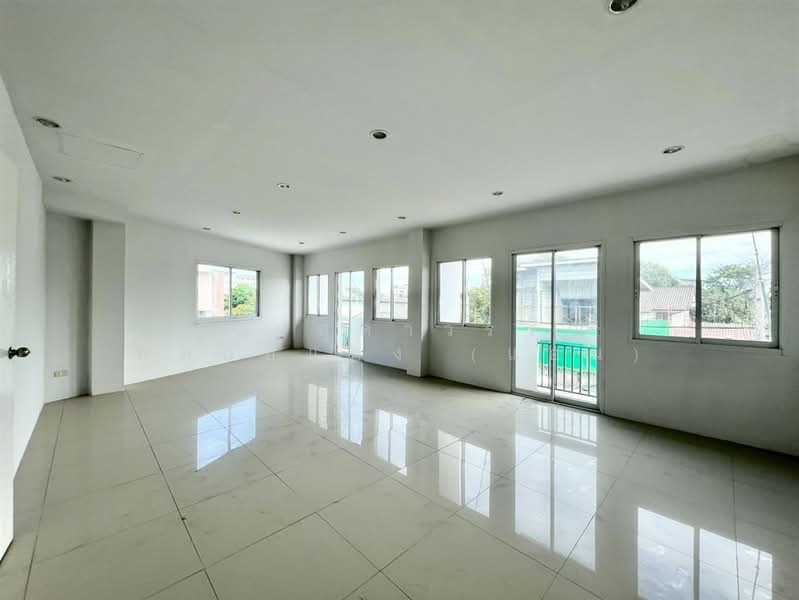 อาคารพาณิชย์ 3 ชั้น 63.6 ตร.ว. อาคารพาณิชย์ ซอยรามอินทรา21 ถนนรามอินทรา, กรุงเทพ, อนุสาวรีย์, บางเขน, กรุงเทพ, 260 ตร.ม., ตึกแถว-อาคารพาณิชย์ ขาย, โดย คุณ สุดาวรรณ พลอยแดง (แอน), 500010455 - DDproperty.com