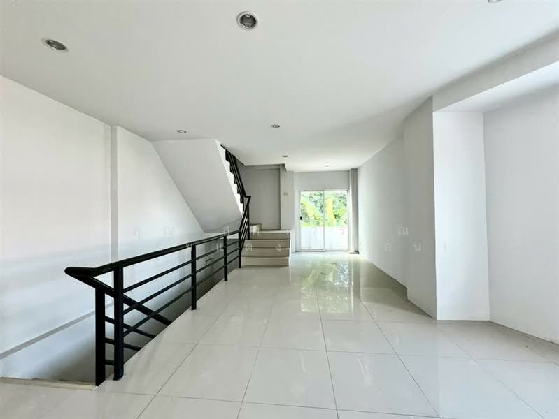 For Sale - อาคารพาณิชย์ 3 ชั้น 63.6 ตร.ว. อาคารพาณิชย์ ซอยรามอินทรา21 ถนนรามอินทรา, Bangkok