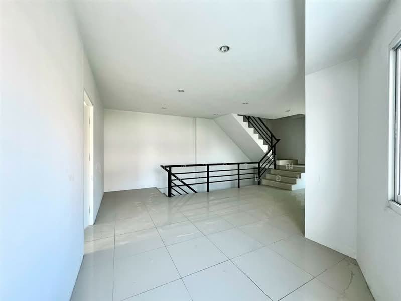 For Sale - อาคารพาณิชย์ 3 ชั้น 63.6 ตร.ว. อาคารพาณิชย์ ซอยรามอินทรา21 ถนนรามอินทรา, Bangkok