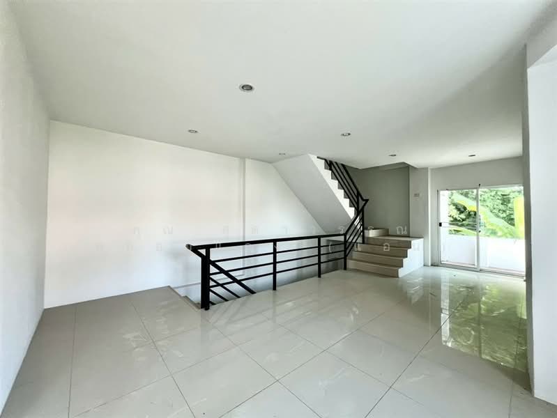 For Sale - อาคารพาณิชย์ 3 ชั้น 63.6 ตร.ว. อาคารพาณิชย์ ซอยรามอินทรา21 ถนนรามอินทรา, Bangkok