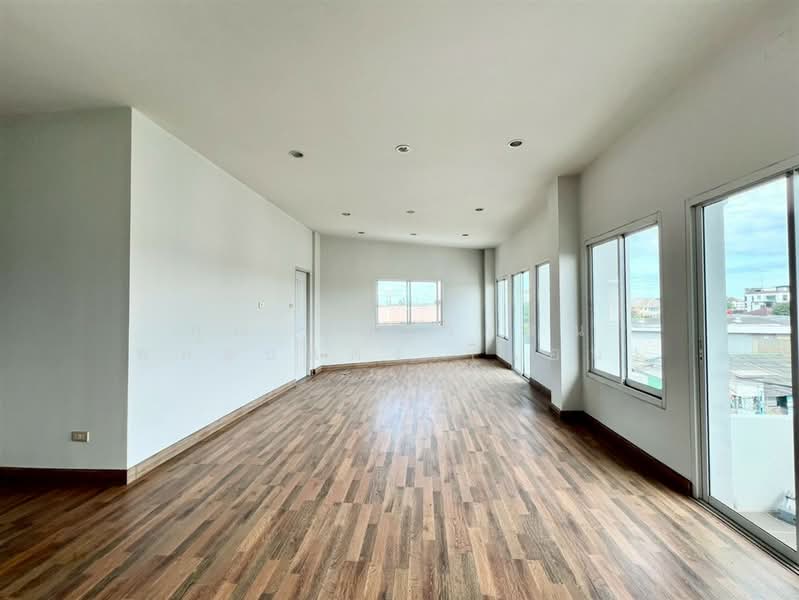 For Sale - อาคารพาณิชย์ 3 ชั้น 63.6 ตร.ว. อาคารพาณิชย์ ซอยรามอินทรา21 ถนนรามอินทรา, Bangkok