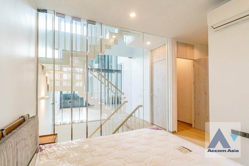 ให้เช่า - Pet friendly 4 Bedrooms Townhouse for Sale and Rent in Sukhumvit, Bangkok near BTS Bang Chak at Lux, กรุงเทพ