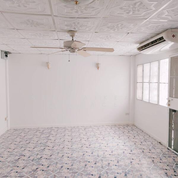 ให้เช่า - ทาวน์โฮม3ชั้นครึ่ง, กรุงเทพ