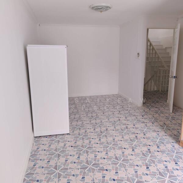 ให้เช่า - ทาวน์โฮม3ชั้นครึ่ง, กรุงเทพ