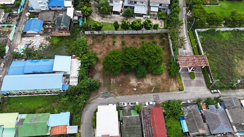 For Sale - ขายที่ดินถมแล้ว ซอยพระยาสุเรนทร์21 แยก3 เนื้อที่ 514 ตารางวา, Bangkok