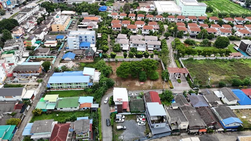 For Sale - ขายที่ดินถมแล้ว ซอยพระยาสุเรนทร์21 แยก3 เนื้อที่ 514 ตารางวา, Bangkok