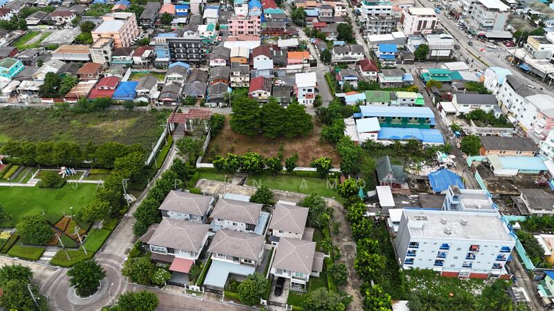 For Sale - ขายที่ดินถมแล้ว ซอยพระยาสุเรนทร์21 แยก3 เนื้อที่ 514 ตารางวา, Bangkok