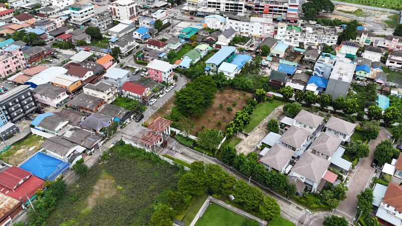 For Sale - ขายที่ดินถมแล้ว ซอยพระยาสุเรนทร์21 แยก3 เนื้อที่ 514 ตารางวา, Bangkok