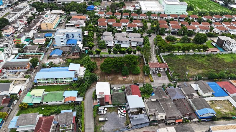 ขาย - ขายที่ดินถมแล้ว ซอยพระยาสุเรนทร์21 แยก3 เนื้อที่ 514 ตารางวา, กรุงเทพ