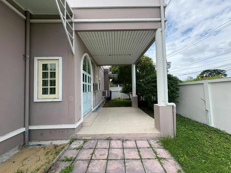 For Sale - ขายบ้านเดี่ยวหลังหัวมุม หมู่บ้านเมืองทอง 4 (SPSJN234), Bangkok