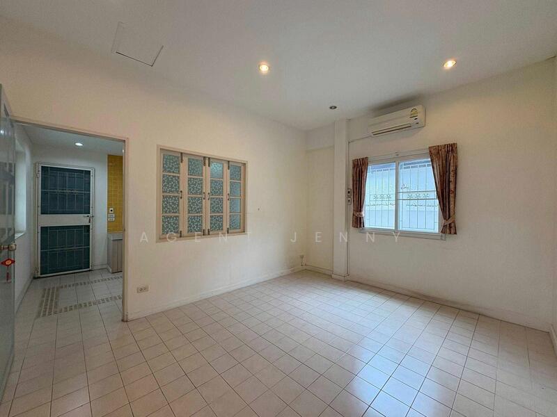 For Sale - ขายบ้านเดี่ยวหลังหัวมุม หมู่บ้านเมืองทอง 4 (SPSJN234), Bangkok