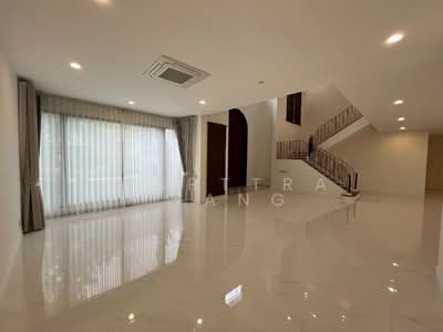 ขาย - Narasiri Phahol-Watcharapol : นาราสิริ พหล-วัชรพล, กรุงเทพ